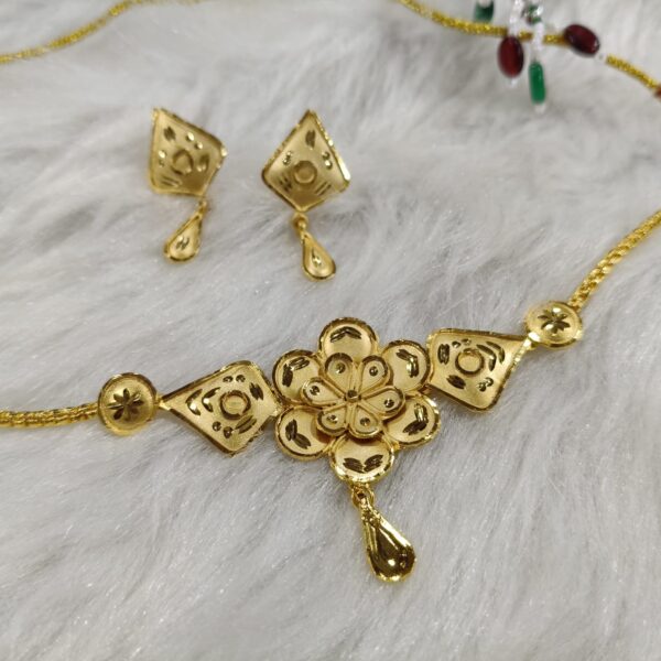 Chick Necklace - DTS9237